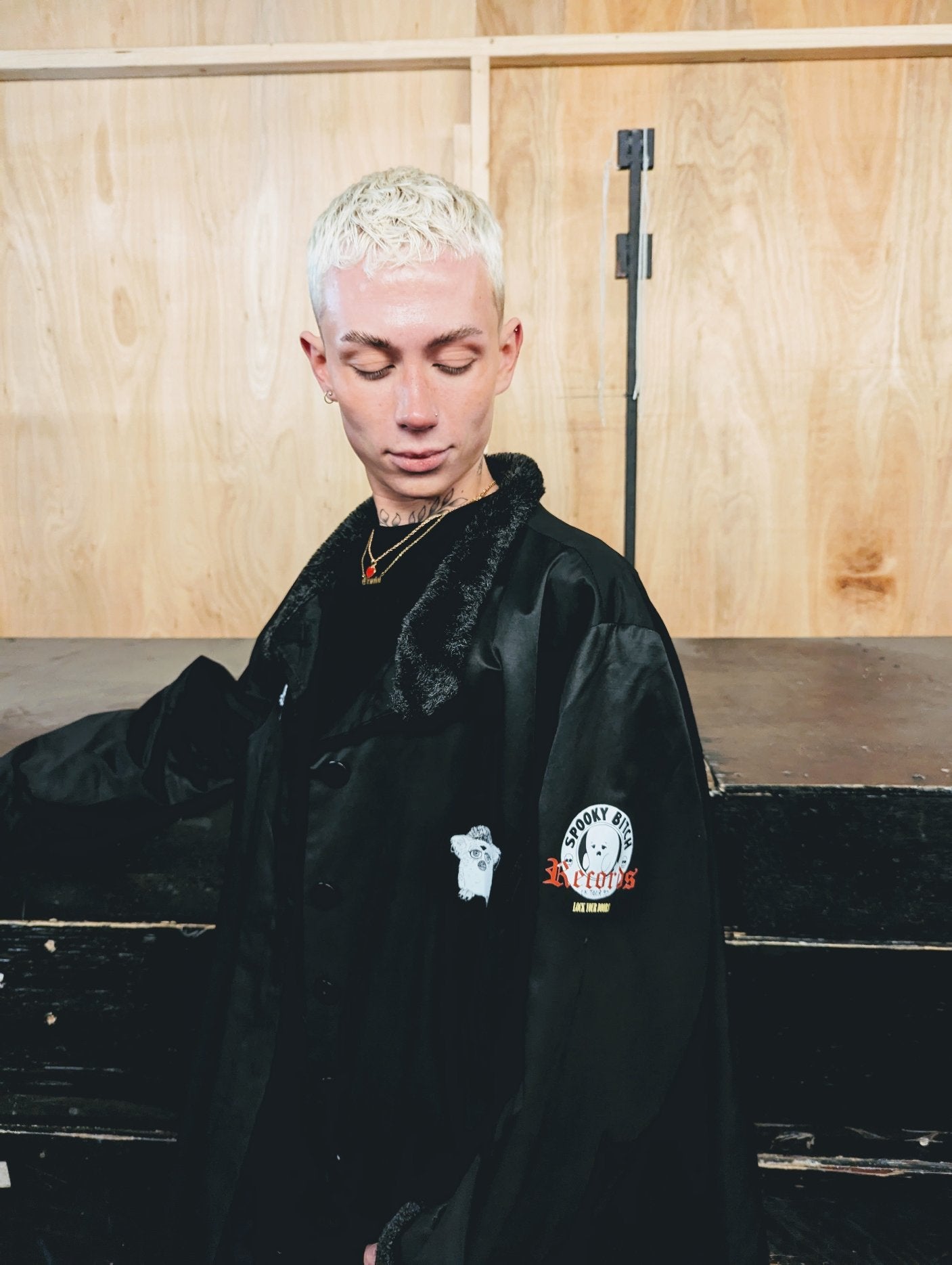 Unisex Black Spooky Hoodless Parka Coat Size M/L