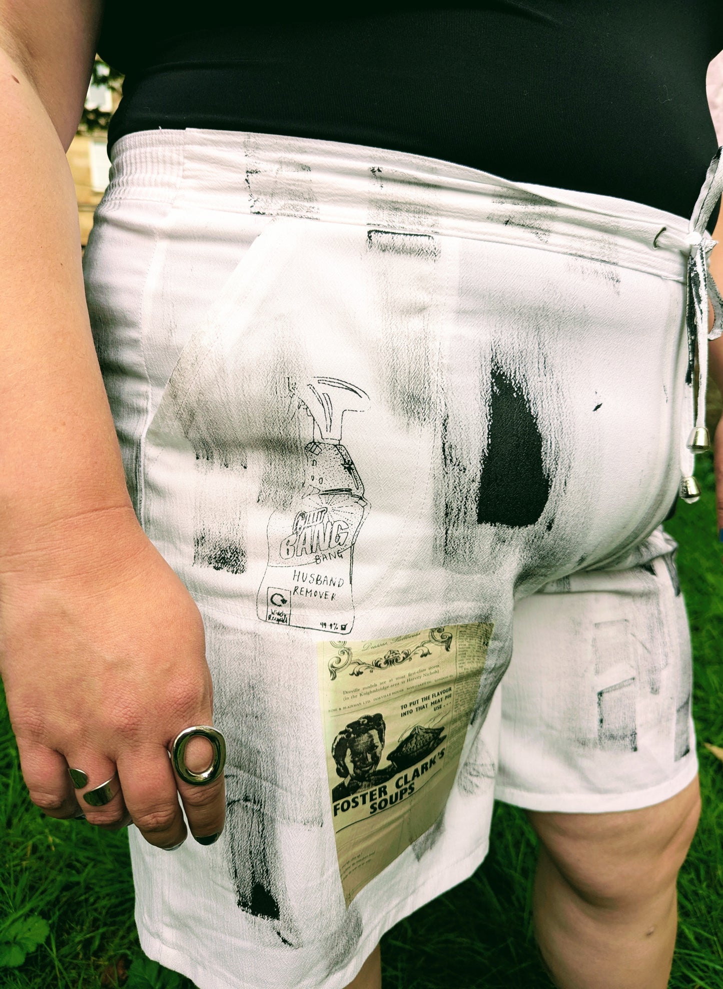 ROAD RAGE White Shorts - Size 20