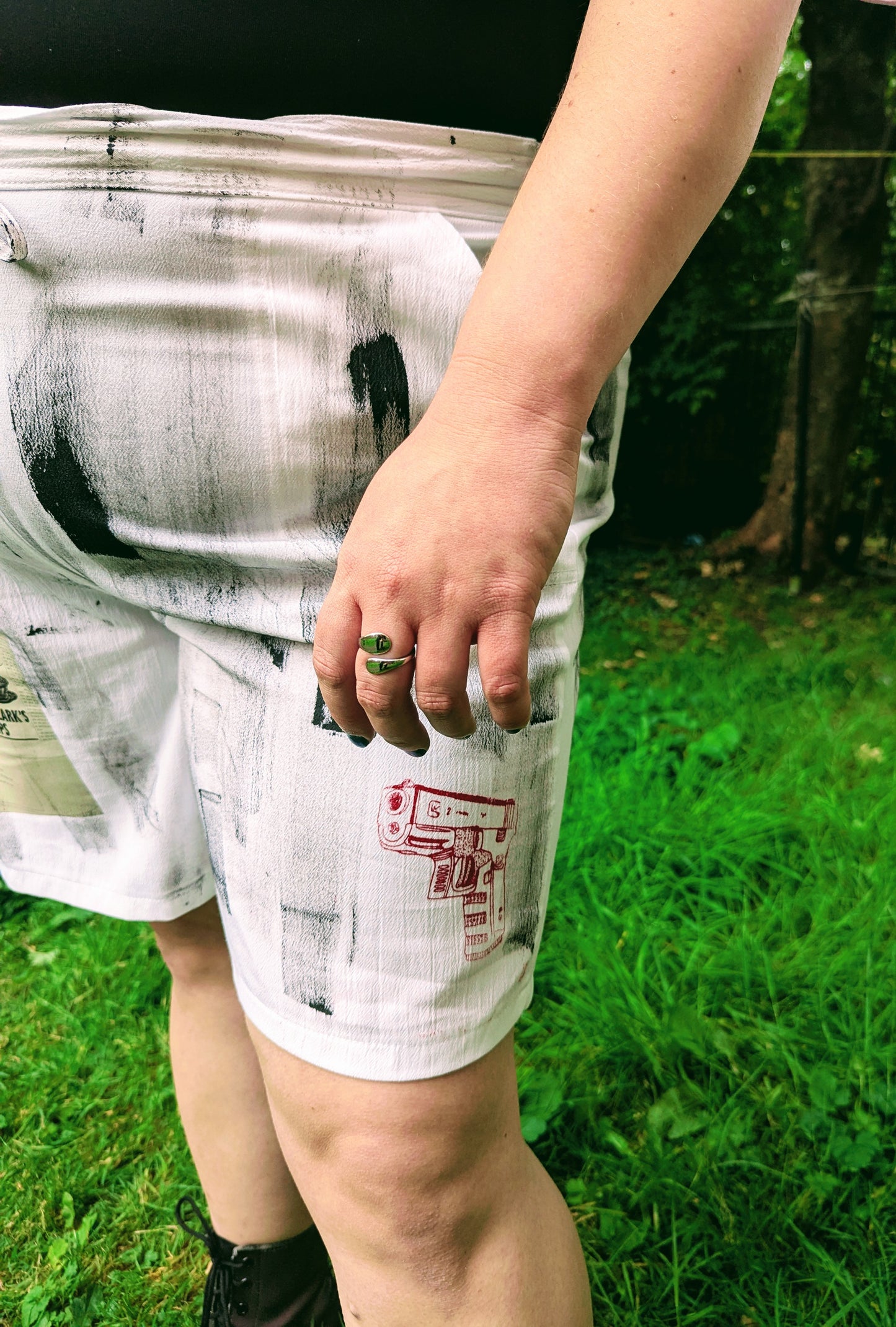 ROAD RAGE White Shorts - Size 20